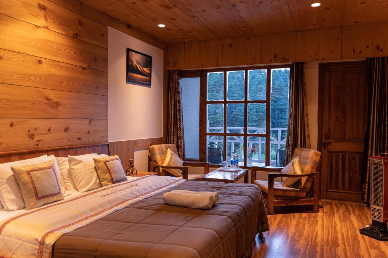 The Conifer Hotel Manāli Екстериор снимка
