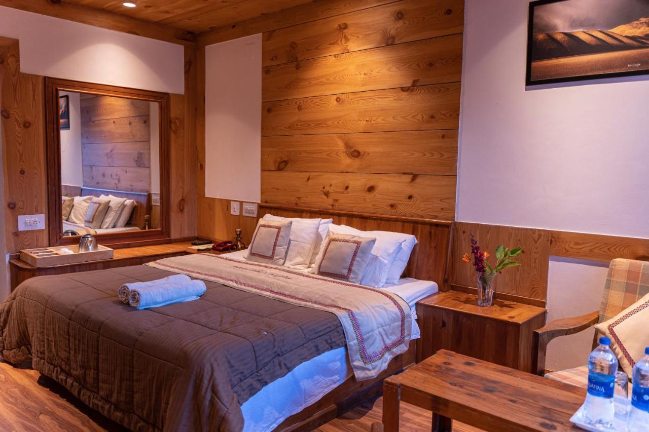 The Conifer Hotel Manāli Екстериор снимка