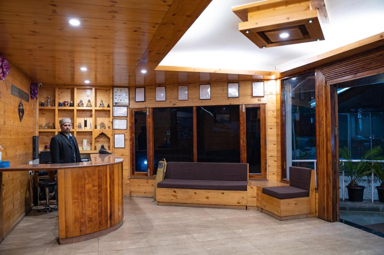 The Conifer Hotel Manāli Екстериор снимка