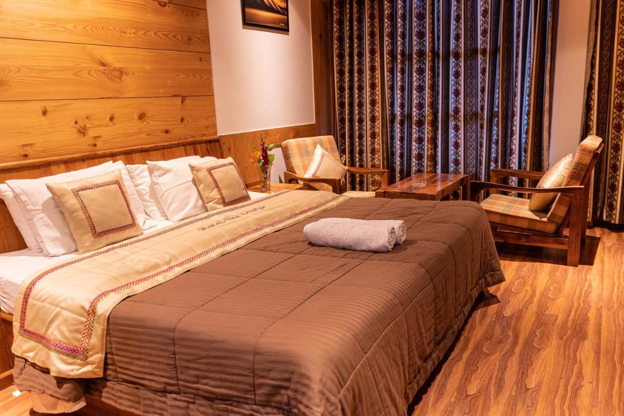 The Conifer Hotel Manāli Екстериор снимка