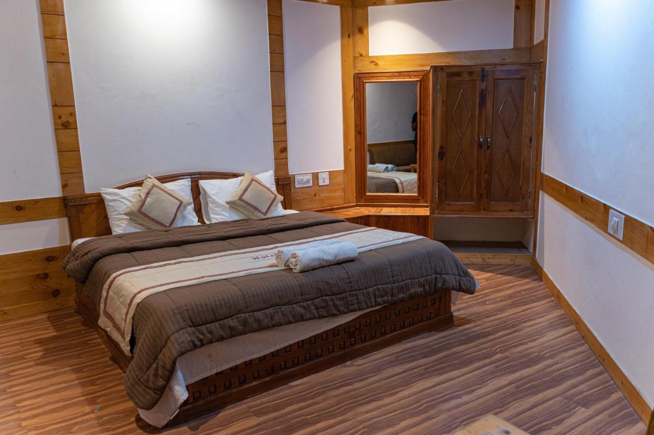 The Conifer Hotel Manāli Екстериор снимка