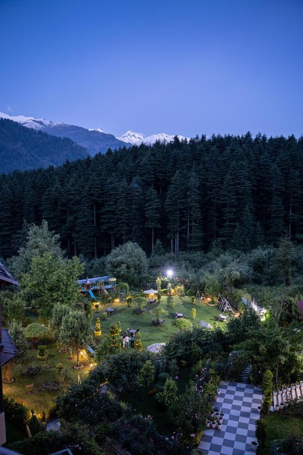 The Conifer Hotel Manāli Екстериор снимка