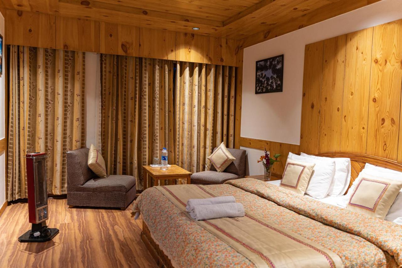 The Conifer Hotel Manāli Екстериор снимка
