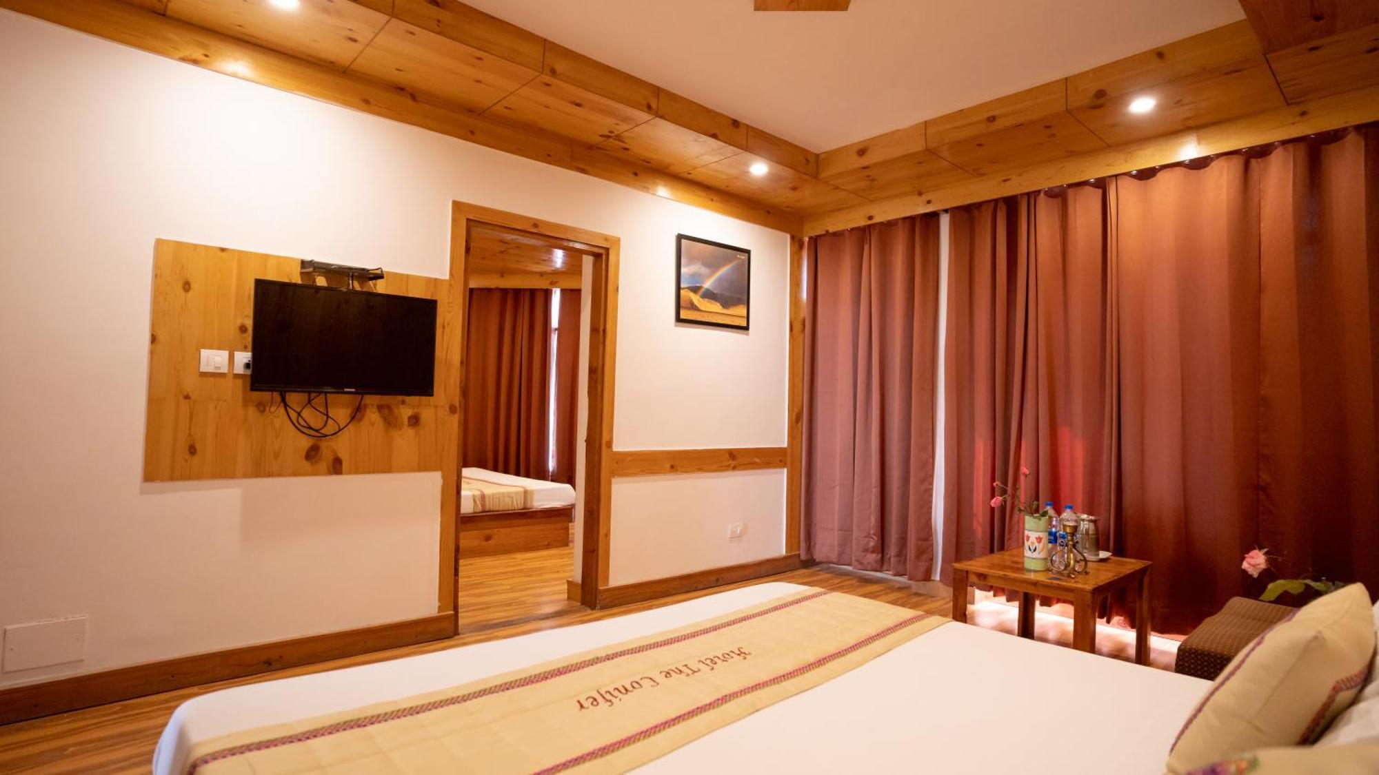 The Conifer Hotel Manāli Екстериор снимка