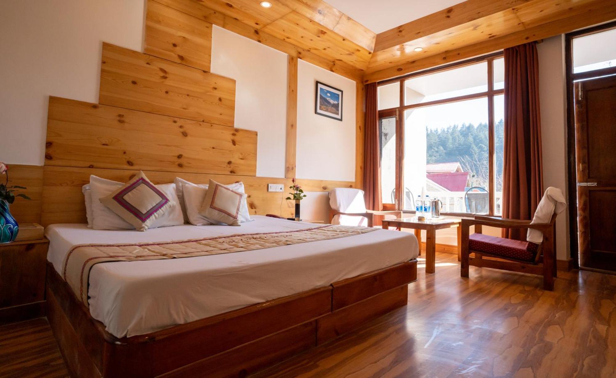 The Conifer Hotel Manāli Екстериор снимка